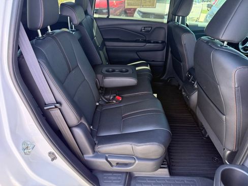 Certified 2025 Honda Passport TrailSport image 39