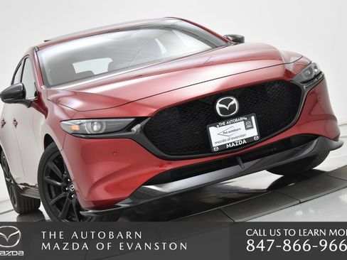 Used 2025 MAZDA MAZDA3 Hatchback w/Premium Plus Pkg image 3