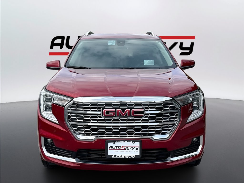 Used 2024 GMC Terrain Denali AWD/4WD image 2