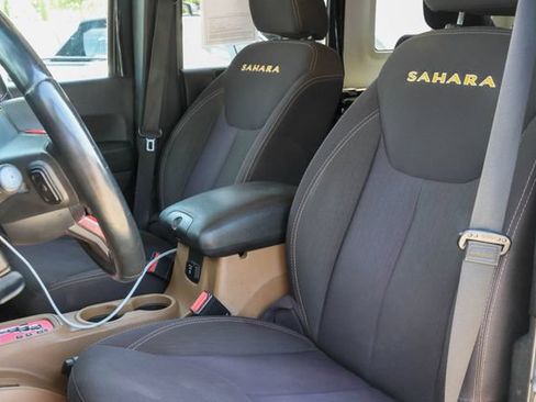 Used 2014 Jeep Wrangler Unlimited Sahara AWD/4WD image 11