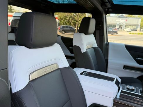 Used 2024 GMC Hummer EV 3X w/ Omega Edition AWD/4WD image 47