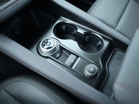 New 2026 Ford Explorer Active RWD image 9