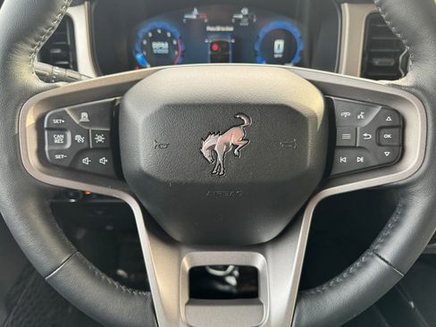 Used 2025 Ford Bronco Outer Banks image 24