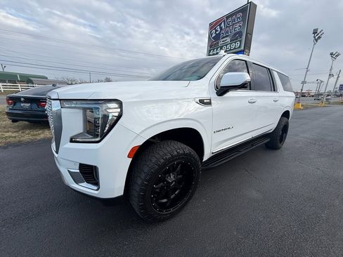 Used 2022 GMC Yukon XL Denali image 6