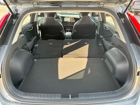 Certified 2025 Kia Niro EX image 35