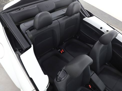 Used 2019 Volkswagen Beetle 2.0T SE image 14