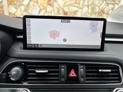 Used 2023 Genesis G70 2.0T image 33