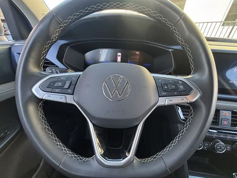 Used 2024 Volkswagen Taos SE FWD image 30