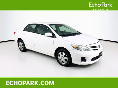 Used 2011 Toyota Corolla LE image 1