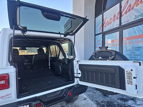 New 2026 Jeep Wrangler Unlimited Sahara AWD/4WD image 92