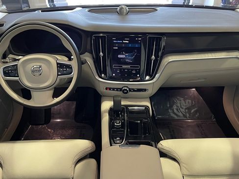 Used 2025 Volvo S60 T8 Ultra w/ Climate Package image 32