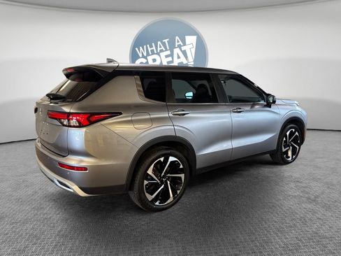 Used 2022 Mitsubishi Outlander SE AWD/4WD image 3
