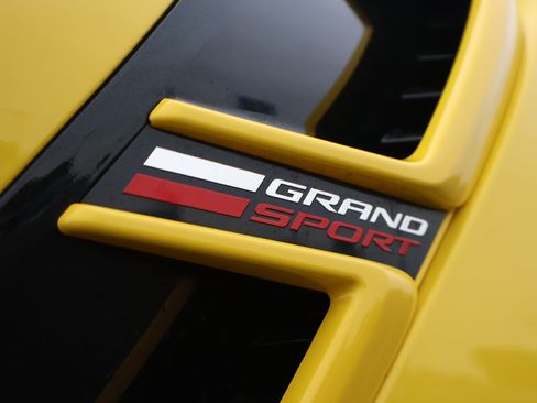 Used 2019 Chevrolet Corvette Grand Sport RWD image 6