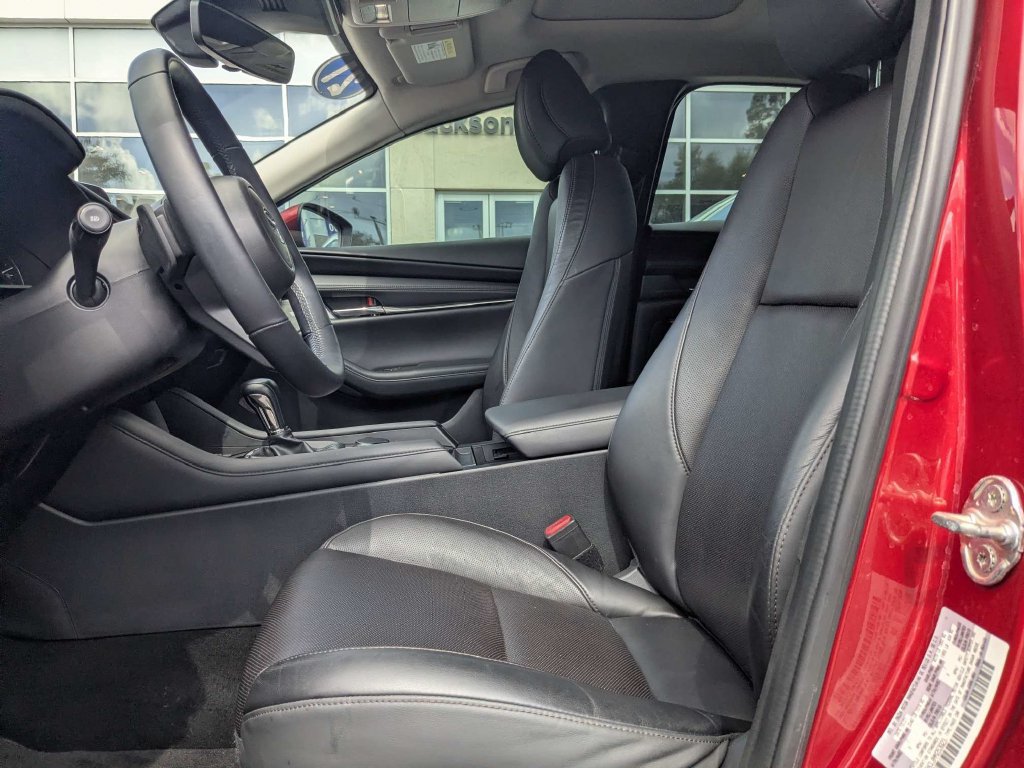 Used 2021 MAZDA MAZDA3 s FWD image 2