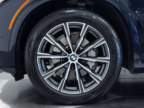 Used 2022 BMW X5 xDrive40i w/ M Sport Package AWD/4WD image 27