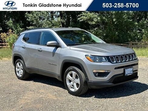 Used 2018 Jeep Compass Latitude w/ Popular Equipment Group AWD/4WD image 1