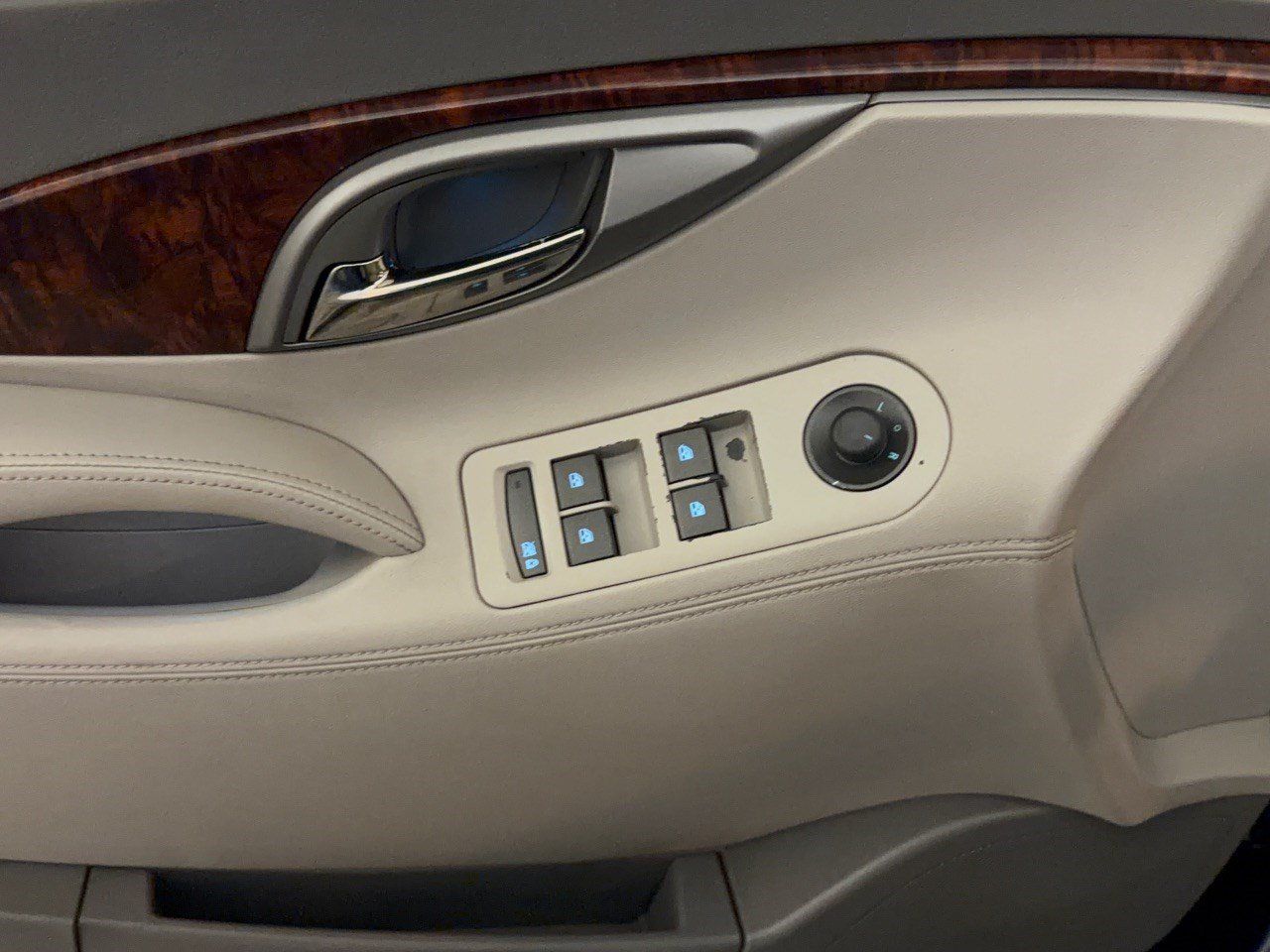 Used 2013 Buick LaCrosse Leather FWD image 15