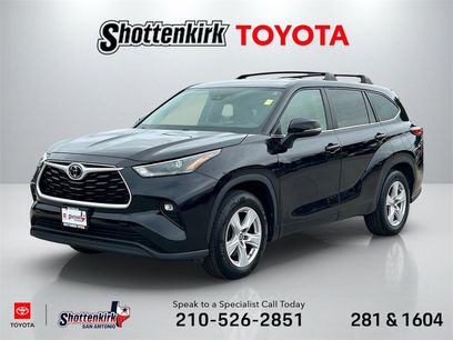 Used 2023 Toyota Highlander LE