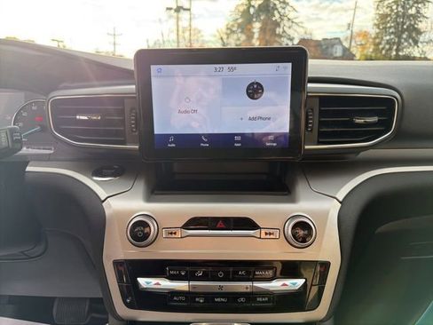 Used 2022 Ford Explorer XLT w/ Equipment Group 202A image 17
