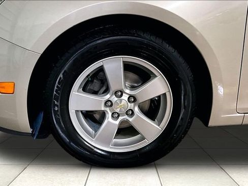 Used 2016 Chevrolet Cruze LT FWD image 9