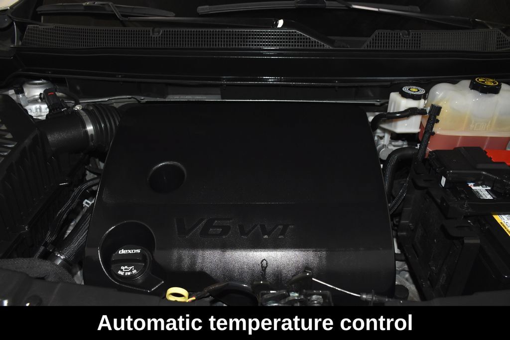 Used 2022 Chevrolet Traverse Premier w/ LPO, Floor Liner Package AWD/4WD image 9