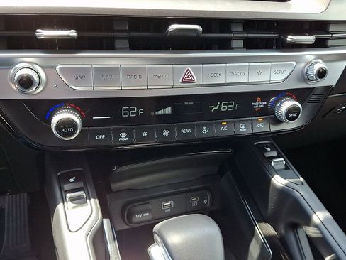 Used 2023 Kia Telluride S AWD/4WD image 15