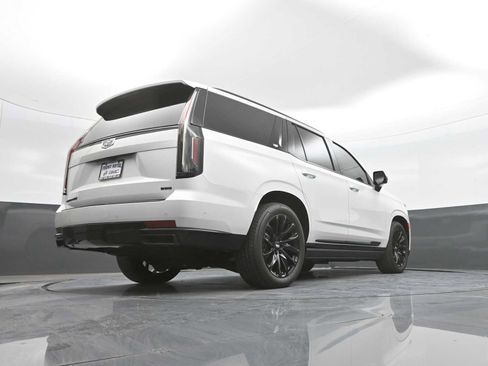 Used 2024 Cadillac Escalade Sport Platinum w/ LPO, ONYX Package AWD/4WD image 46