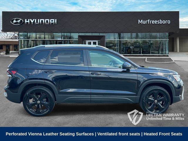 Used 2025 Volkswagen Taos SEL AWD/4WD image 4