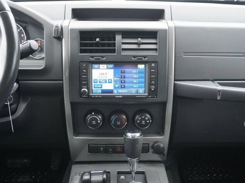 Used 2011 Jeep Liberty Sport image 16