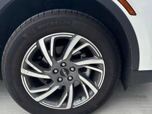 Used 2025 Lincoln Corsair AWD w/ Equipment Group 101A image 7