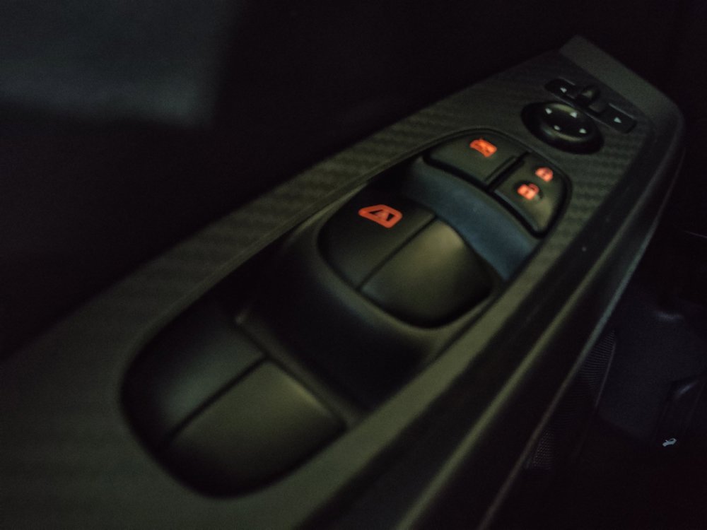 Used 2025 Nissan Sentra SV FWD image 27