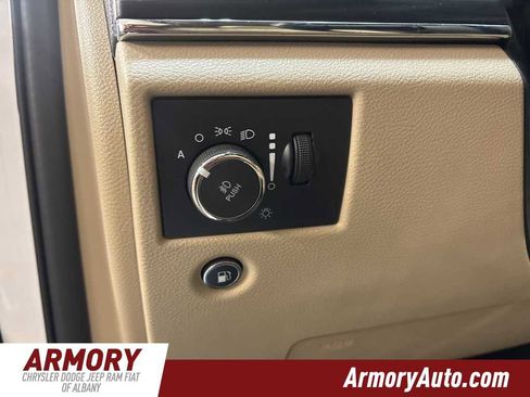 Used 2021 Jeep Grand Cherokee Limited image 12