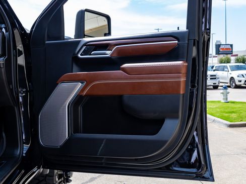 Used 2024 GMC Sierra 3500 Denali Ultimate AWD/4WD image 38