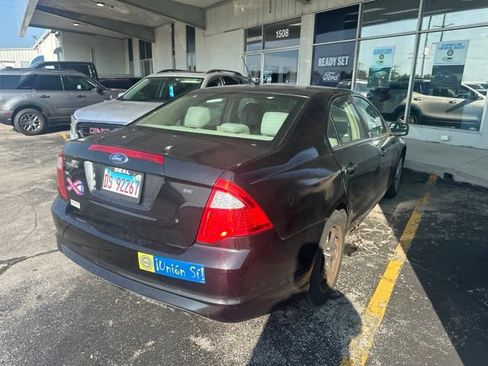 Used 2011 Ford Fusion SE FWD image 4