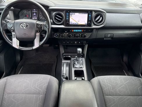 Used 2016 Toyota Tacoma TRD Sport image 14