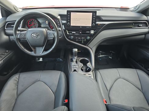Used 2024 Toyota Camry XSE FWD image 9