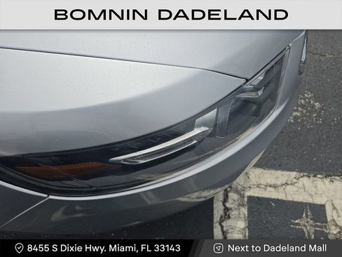 Used 2018 Ford Taurus SHO w/ Driver Assist Package image 11