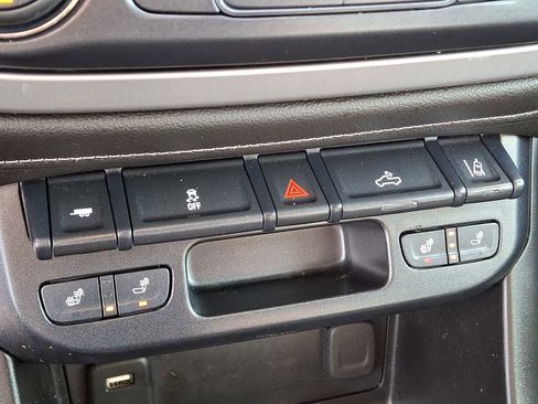 Used 2018 GMC Canyon SLT w/ Driver Alert Package image 23