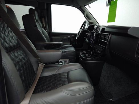 Used 2023 Chevrolet Express 2500 Extended image 38