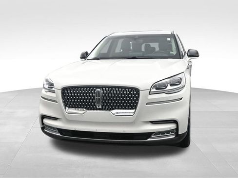 Used 2020 Lincoln Aviator Reserve w/ Equipment Group 202A AWD/4WD image 2