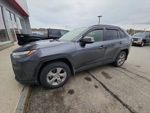Certified 2022 Toyota RAV4 XLE w/ Convenience Package AWD/4WD image 1