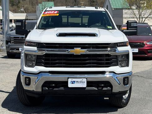 Used 2024 Chevrolet Silverado 3500 LT w/ Convenience Package AWD/4WD image 2