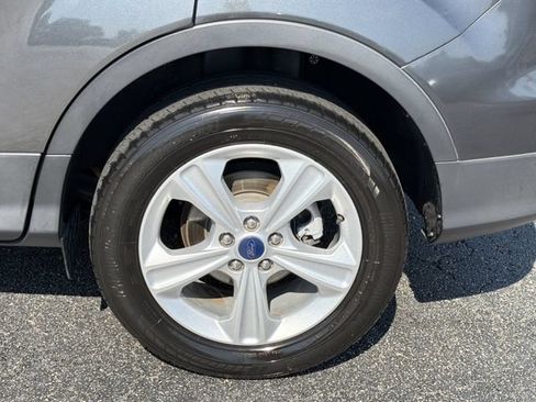 Used 2016 Ford Escape SE w/ Equipment Group 201A FWD image 13