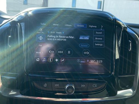 Used 2023 Chevrolet Traverse LT w/ LPO, Floor Liner Package image 5