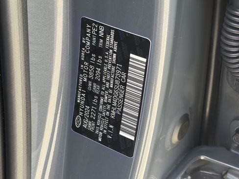 Used 2025 Hyundai Elantra Sport w/ Cargo Package FWD image 30