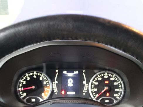 Used 2016 Jeep Renegade 75th Anniversary FWD image 19