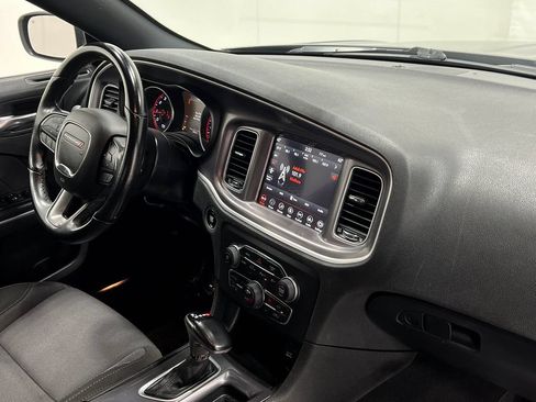 Used 2022 Dodge Charger SXT AWD/4WD image 21