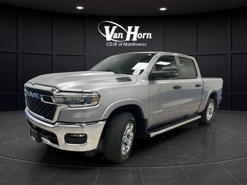 Used 2025 RAM 1500 Big Horn AWD/4WD image 3
