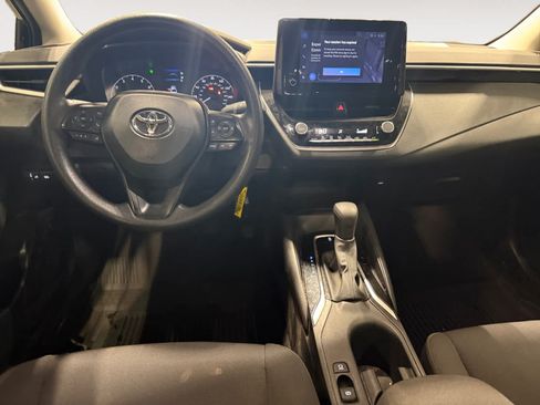 Used 2025 Toyota Corolla LE FWD image 11