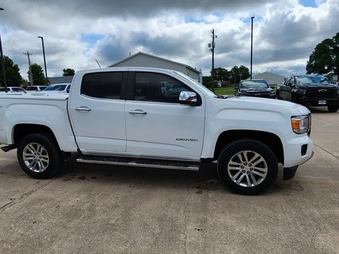 Used 2017 GMC Canyon SLT w/ Driver Alert Package AWD/4WD image 4